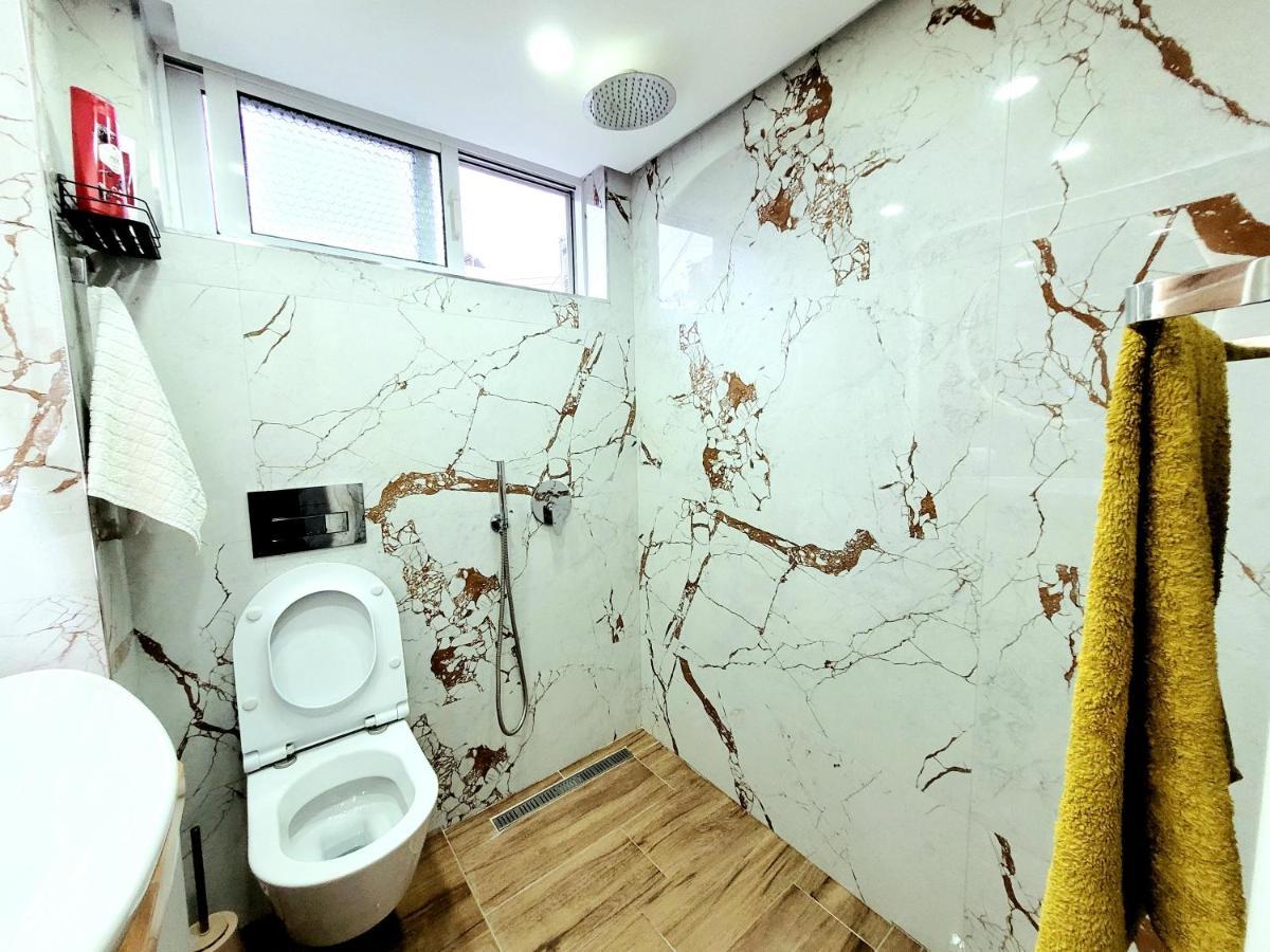 Loi Apartment Sarande